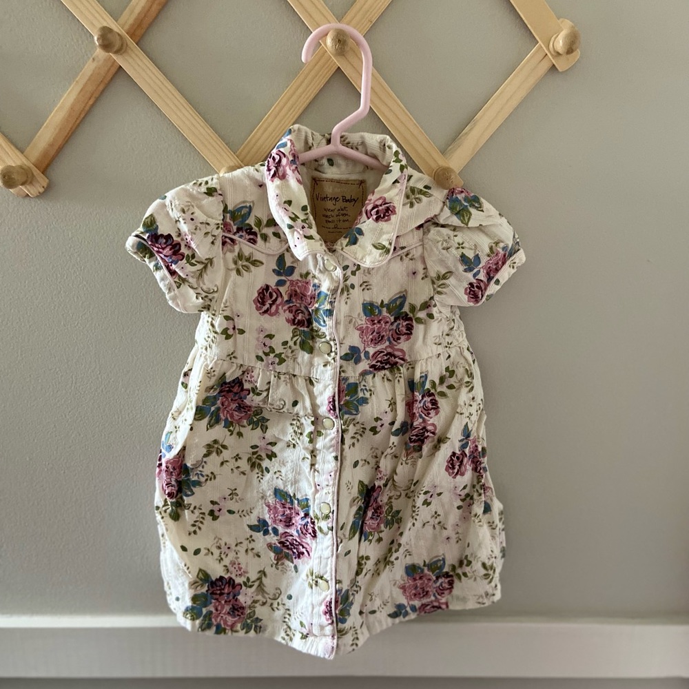 Old Navy vintage baby dress size 6 to 12 months